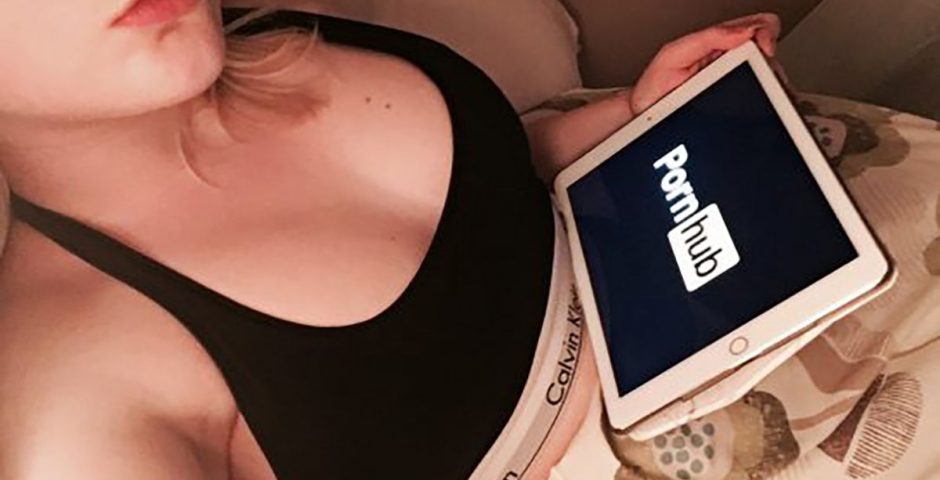Comet reccomend Nicole Aniston stepmom moms anal mother мачеха milf sex porno.
