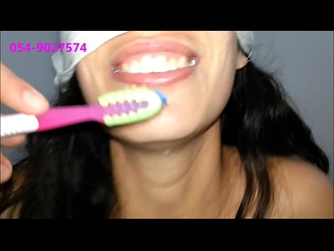 Jessica R. reccomend brush teeth cum