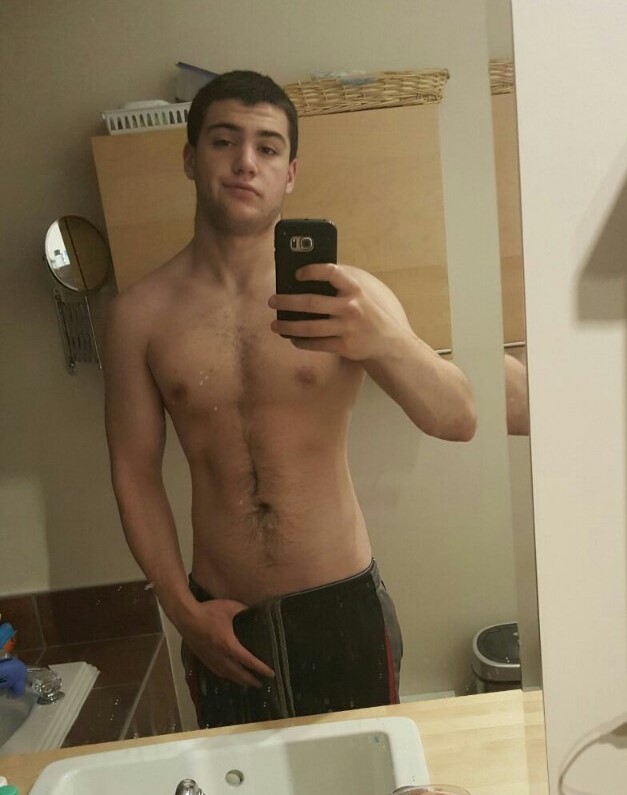 College guy selfie nude