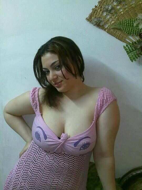 Adult lady nude boob foto