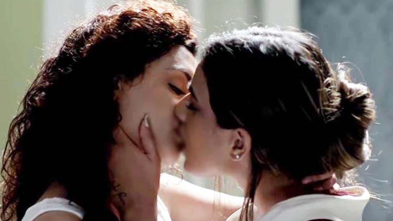 Bra lesbian kiss