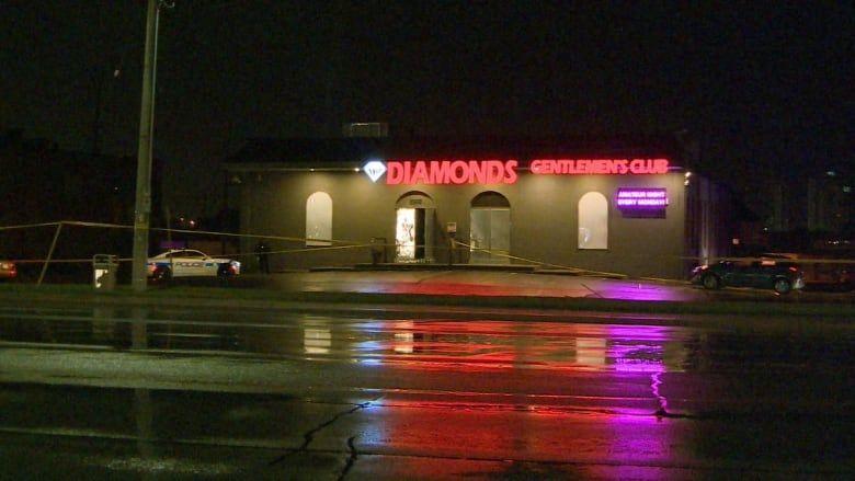 Diamonds edmonton strip club