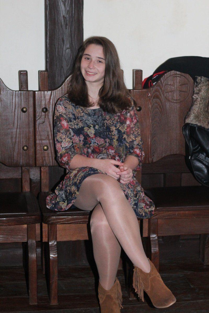 Electric B. reccomend Candid pantyhose image